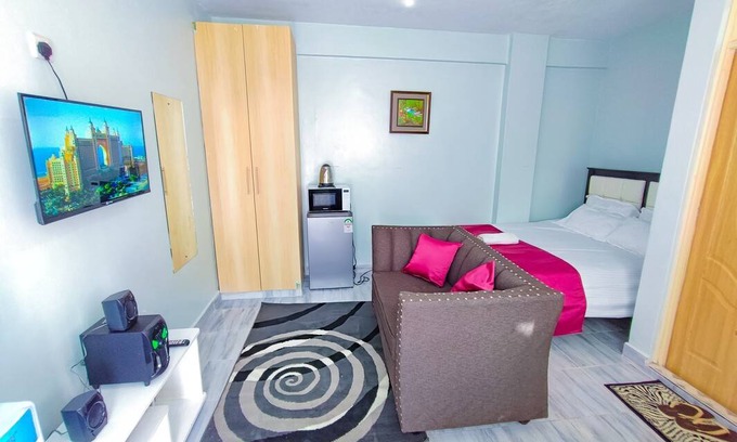 Nairobi Resort | Private room ∙ 2 guests