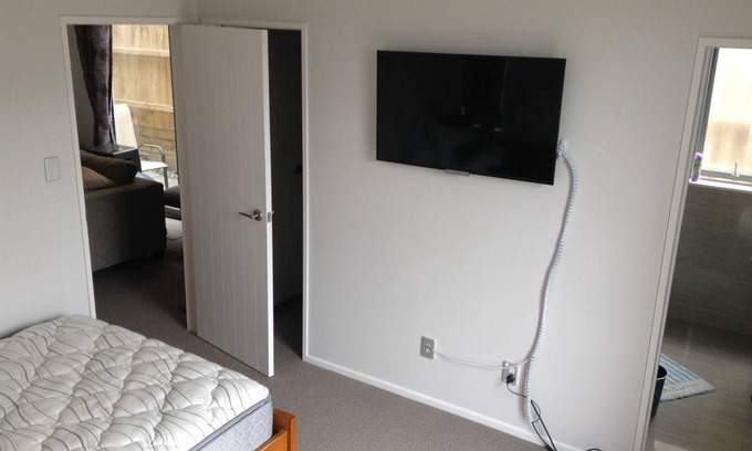 Flat Bush Resort | Private room ∙ 1 guest