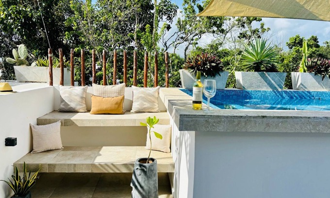 Ek Balam Village House | ✩ Private Rooftop Pool ✩ Bike to Ruins or Beach ✩