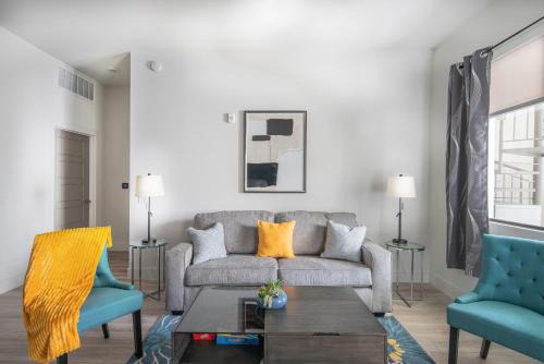 North Scottsdale Apartment | Private Rooftop Terrace-Walk Score 81-Shopping District-King Beds-Parking 4021