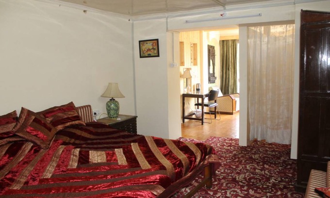 Srinagar Cabin | Private room ∙ 3 guests