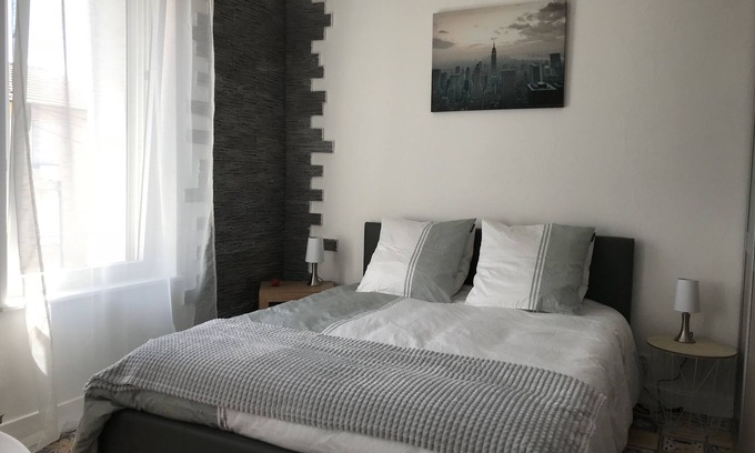 Quartier Beauregard-Boufflers-Buthegnemont-Boudonville House | Private room in a guest house on the street side