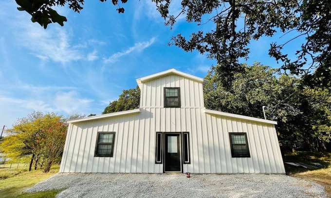 Valley View Bed & Breakfast | Private room in bed and breakfast hosted by Tye