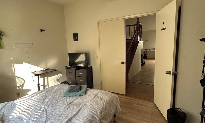 Moreno Valley House | Private Room in Comfortable Home for Students or Young Professionals