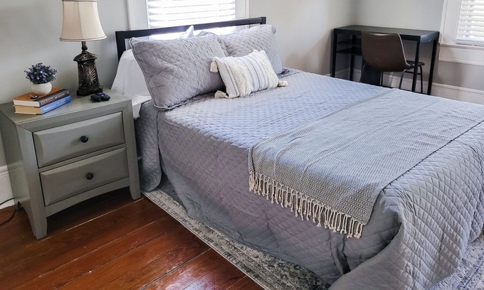 Eastman Cottage | Private Room in The Cottage on 5th in Downtown Eastman