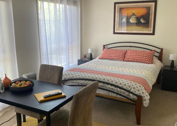 Wollongong CBD House | Private room with ensuite and parking close to Wollongong CBD