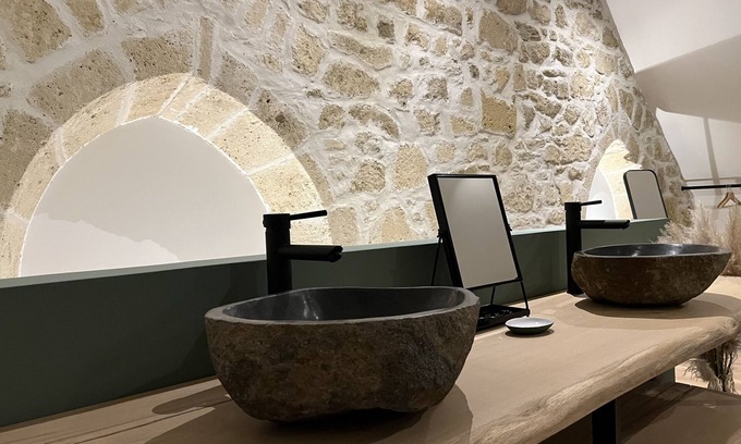 Laon Apartment | Private Spa Apartment