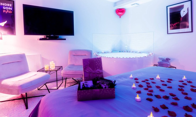 Saints Apartment | Private spa - Le Secret- LoveSparadise