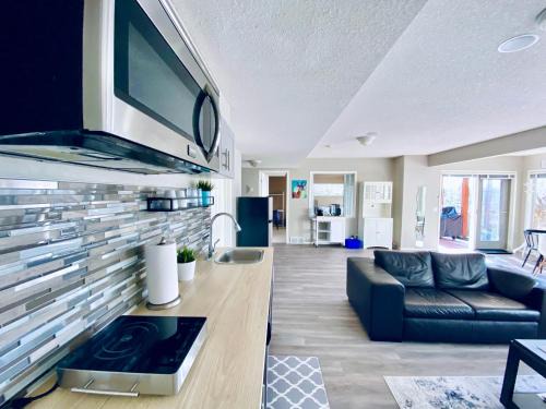 Springbank Hill House | Private, Spacious, & Bright Home