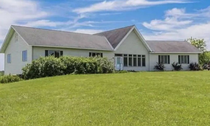 Sloansville House | Private,Spacious House near Howes Cavern
