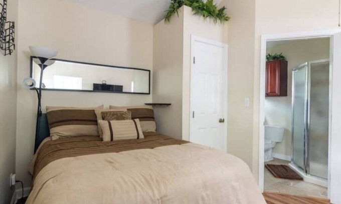 Holly House | Private Studio, Near Downtown, Lake, Trail and Venues in Trendy East Austin