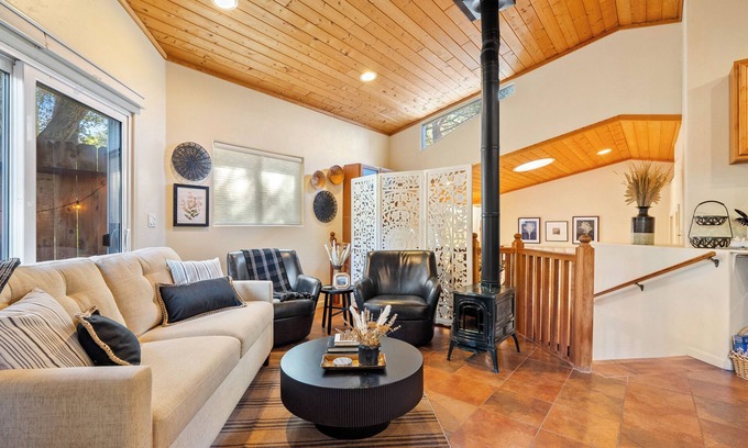 Atascadero House | Private Studio Sleeps 4!