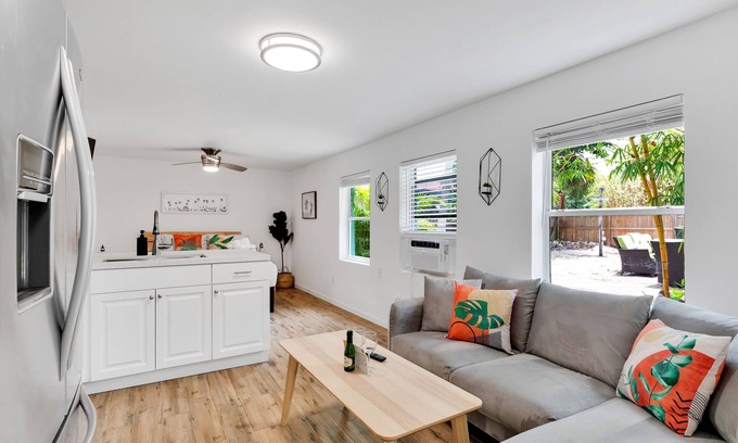 South Palm Park Neighborhood Association Apartment | Private Studio w/Fenced Yard Steps 2 Waterfront