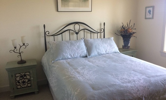 North Cowichan House | Private Suite in North Cowichan Country.