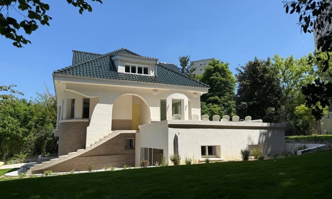 Le Pecq Bed & Breakfast | Private Suite - Luxury Guest House Saint Germain En Laye