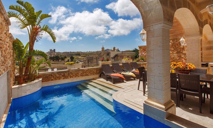 Santu Pietru Villa | Private Villa with Indoor Heated Jacuzzi