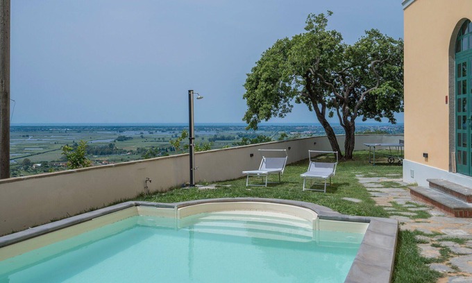 Massarosa House | Private Villa with private pool, WIFI, A/C, TV, veranda, panoramic view, close to Viareggio