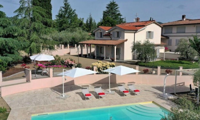 Figline e Incisa Valdarno Villa | Private Villa with WIFI, A/C, private pool, TV, terrace, panoramic view, close to Greve In Chianti