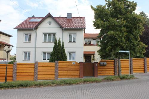 Bad Koesen Apartment | Private Zimmer Große
