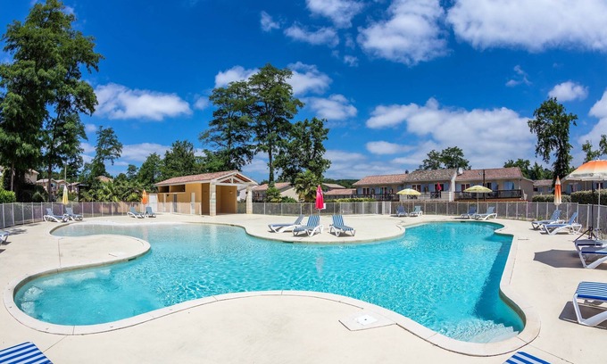 Barbaste Apartment | Proche du cours de golf + piscines sur place !