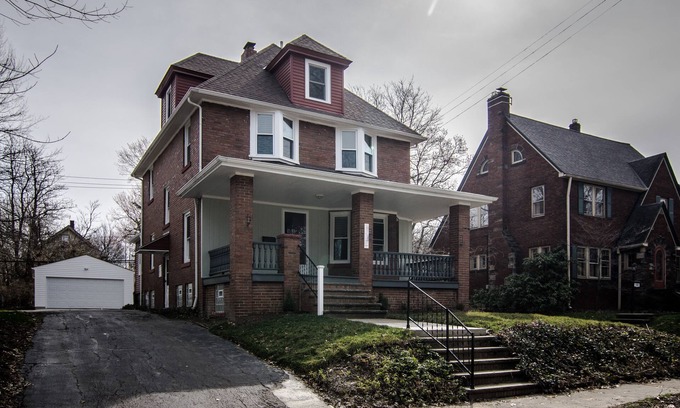 Cleveland Heights Other | ★ Professionally remodeled century home minutes from the clinic & Downtown!