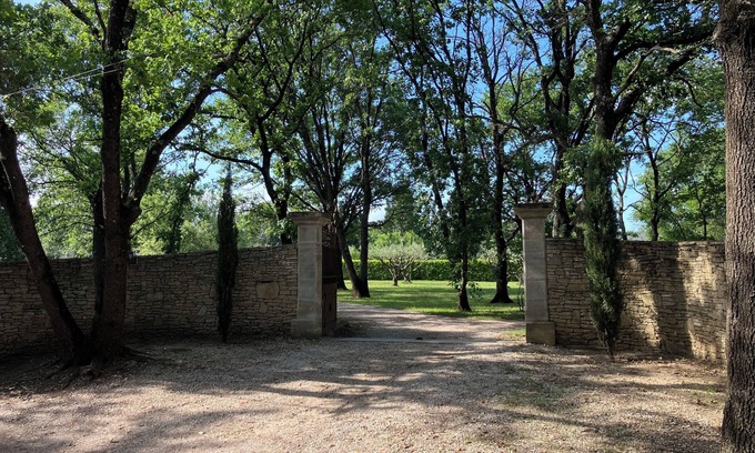 Saint-Quentin-la-Poterie House | Propriété de Charme Dans un Havre de Paix