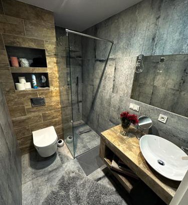 Psie Pole Apartment | Przestronna i jasna kawalerka z balkonem