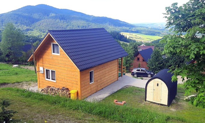 gmina Dobra Cottage | Przytulny drewniany Domek na Przełęczy z widokiem na Beskid Wyspowy.