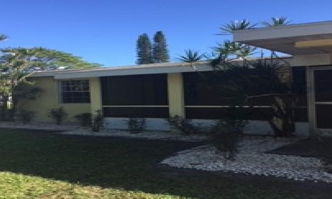 Rocky Point Cottage | PT SALERNO, FL Lil Cottage/boat slip/Manatee Pocket - St. Lucie Inlet/great rate
