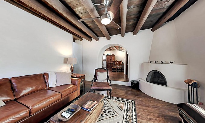 Taos House | Pueblo Revival