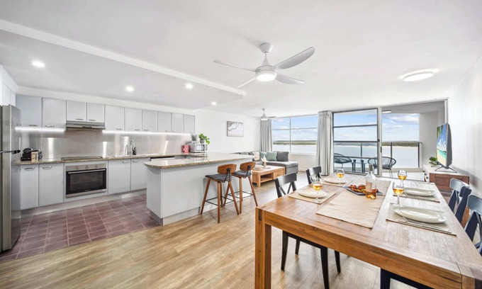 Caloundra Apartment | Pumicestone Passage Waterfront Escape