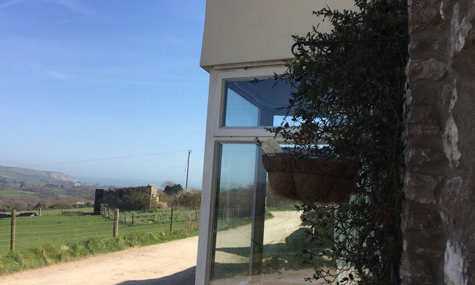 Langton Matravers House | Purbeck cottage near Swanage & Studland - views of Corfe and I of Wight