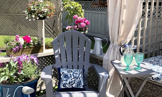 Powell River House | Pure comfort and perfect location, just like you never left home!