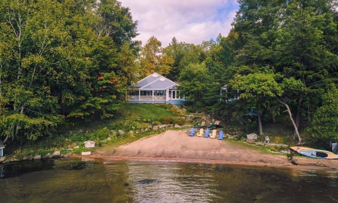 Muskoka Lakes House | Pure Serenity On Lake Rosseau