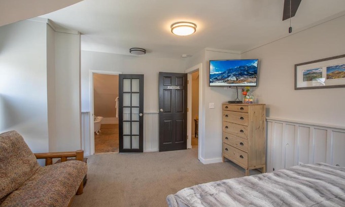 Crested Butte Bed & Breakfast | Purple Mountain Bed & Breakfast & Spa