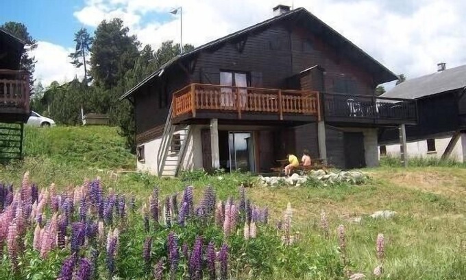 Pyrenees 2000 Ski Chalet | Pyrenees 2000: Superb mod cons apartment for rent at the foot of the ski trails