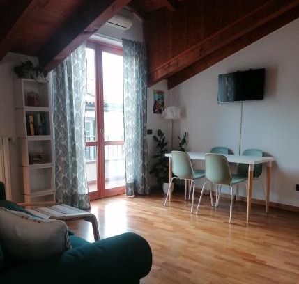 Paratico Apartment | Quadrisfera Apartment