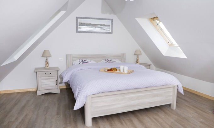 Servon-sur-Vilaine House | Quadruple Room with wet room