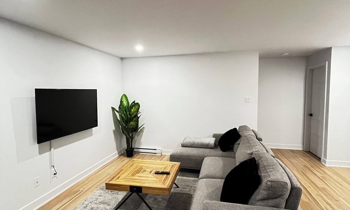 Bedford Apartment | Quaint 2-bedroom apartment with WiFi in charming Bedford