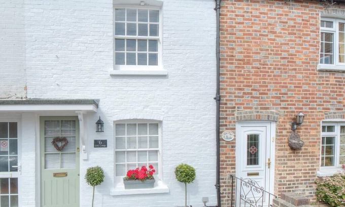 Arundel Cottage | Quaint and charming cottage in Arundel