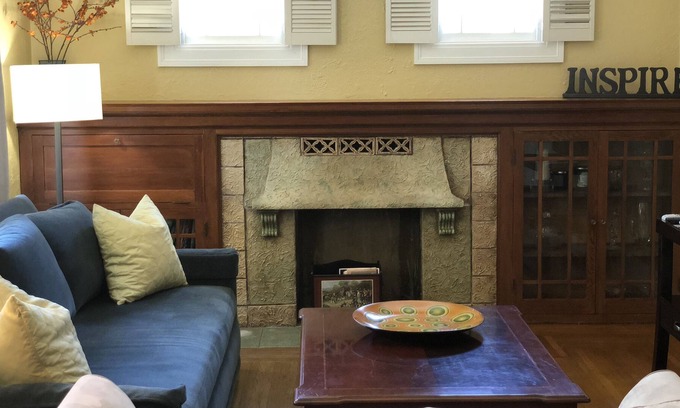 Southwest Berkeley House | Quaint Berkeley Craftsman House & Centrally Located