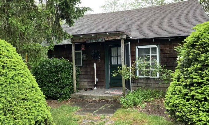 East Patchogue Cottage | Quaint Cottage on Long Island's South Shore
