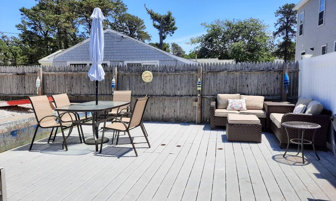 Dennis Port House | Quaint cottage within a 5 (2/10 mile) minute walk to the beach & restaurants