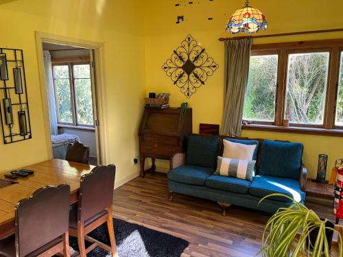 Motueka Valley Apartment | Quaint Country Cottage