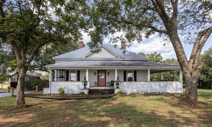 Pelzer House | Quaint farmhouse near Greenville and Clemson