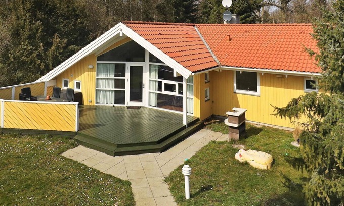 Strøby Ladeplads House | Quaint Holiday Home in Strøby near the Beach