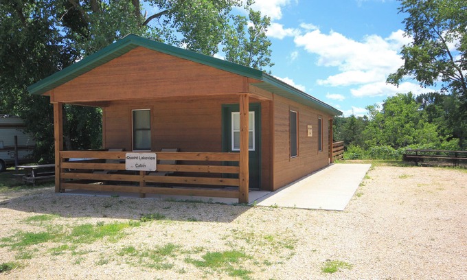 Littleport Cabin | Quaint Lakeview Cabin