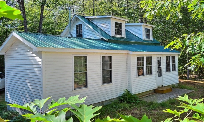 Chatham Cabin | Quaint, Rustic, Quiet Retreat