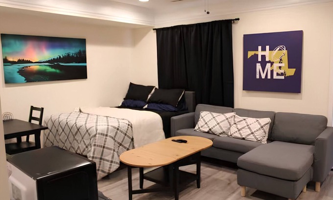 South Baltimore Apartment | Quaint Studio in popular Fed Hill with free parking