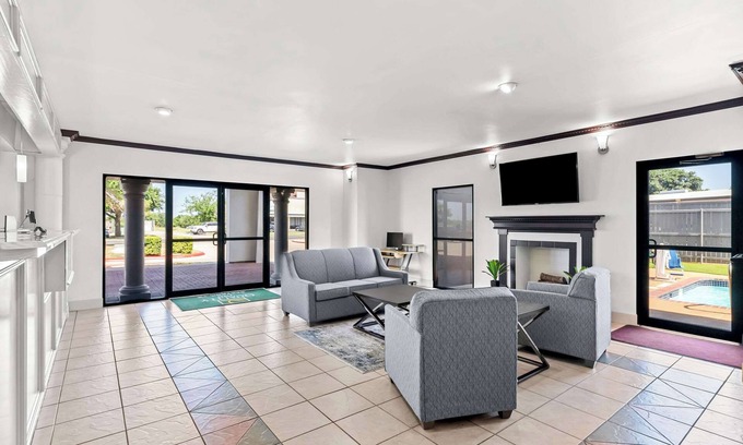 Bastrop Hotel | Quality Inn Bastrop